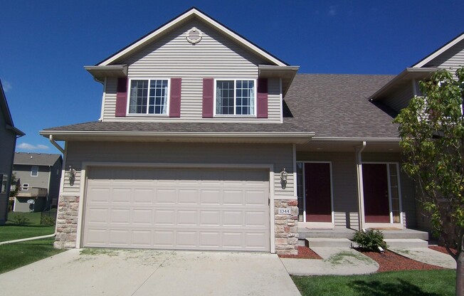 AVAILABLE FEBRUARY, 4 Bedroom Townhome 1344 NW 23rd Lane, Ankeny