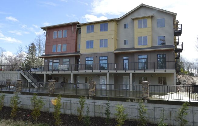 Studio, 1 bath, 464 sqft, $1,350, Unit 109