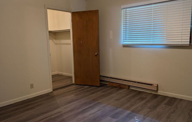 1 bed, 1 bath, 700 sqft, $750, Unit 1910