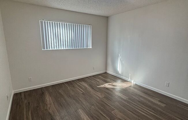 1 bed, 1 bath, 650 sqft, $1,795, Unit B03