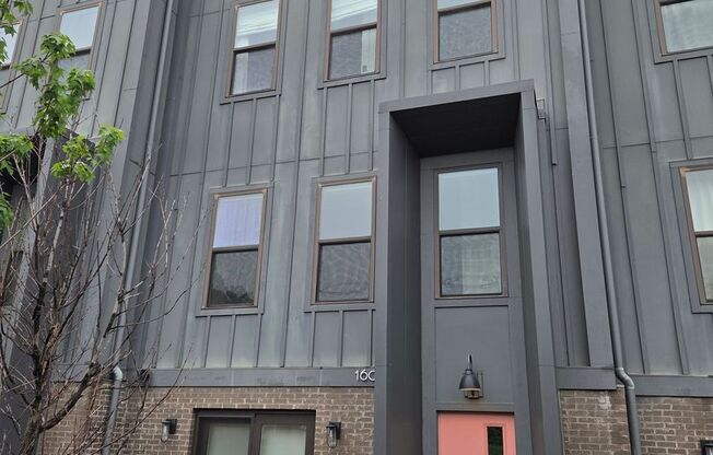 3 Bedroom Modern Luxury Living in the Heart of Villa Heights