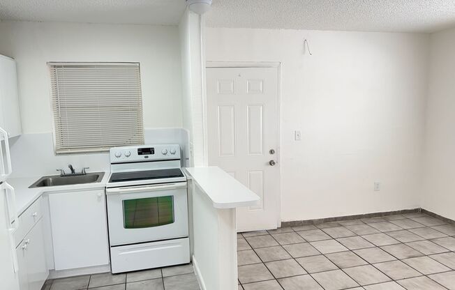 1 bed, 1 bath, 520 sqft, $1,600, Unit AG 11