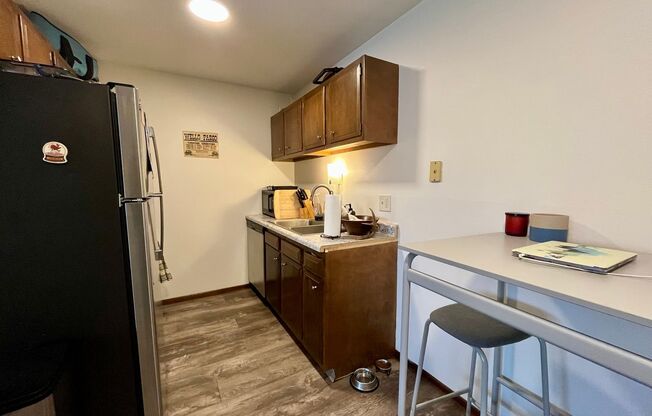 1 bed, 1 bath, $1,025, Unit 41
