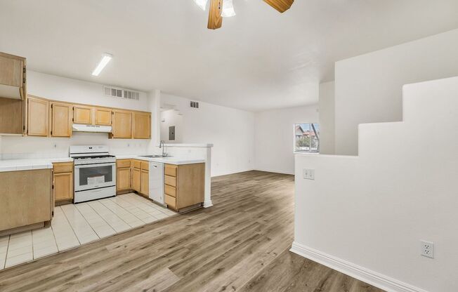 2 beds, 2 baths, $1,200, Unit # 1044
