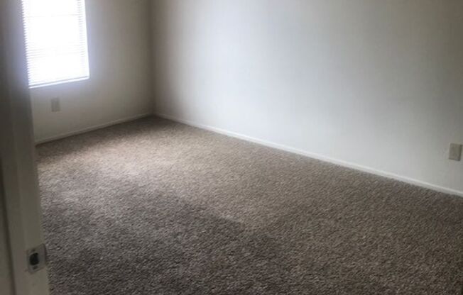 2 beds, 1 bath, $2,300, Unit APT 48-02