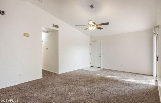 AVAILABLE NOW IN GREAT AVONDALE LOCATION!!!