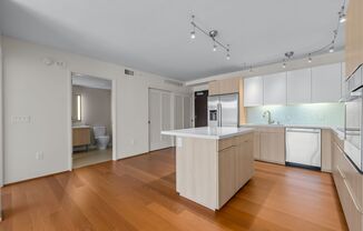 1 bed, 1 bath, $3,400