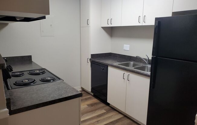 2 beds, 1 bath, 980 sqft, $2,500, Unit 080