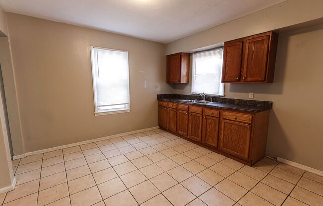 3 beds, 1 bath, $1,175