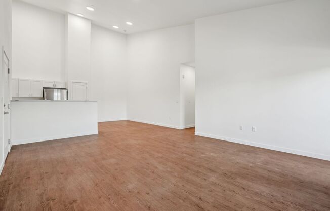 3 beds, 2 baths, 1,329 sqft, $2,199, Unit 67