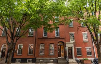 1BD | 1BA - 331 S 12th St #3R