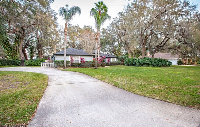 FOR RENT!!! STUNNING AND SPACIOUS 5 BEDROOM SINGLE FAMILY HOME...