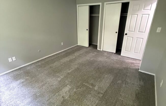 2 beds, 1.5 baths, 928 sqft, $1,085, Unit Unit 402