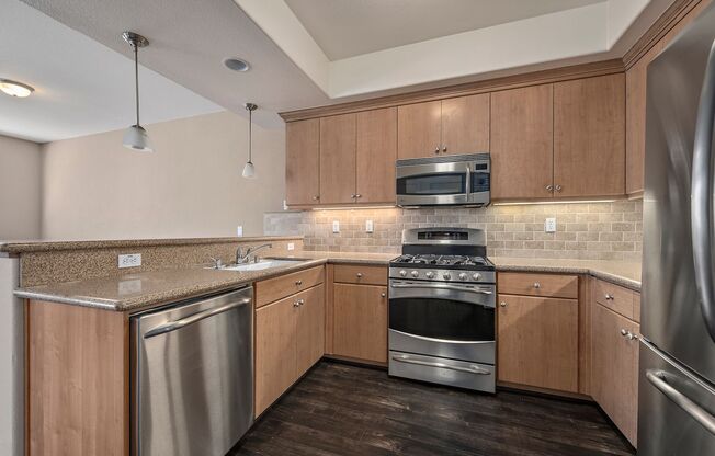 Luxury 2 Bedroom, 2.5 Bath Townhome Near Downtown's Japan Town