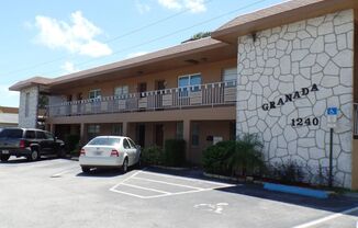 Great value for large, one-bedroom apartment near park & shopping