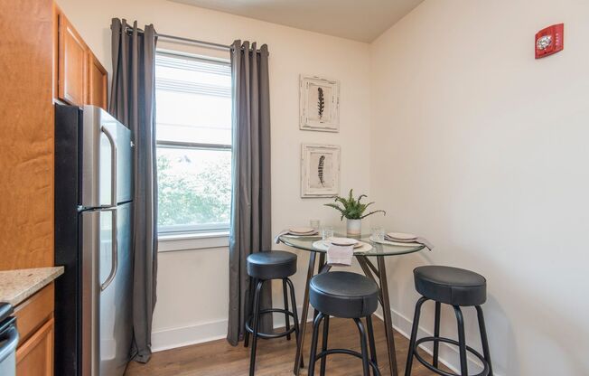 3 beds, 3 baths, 876 sqft, $1,463, Unit Unit 07