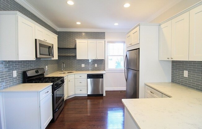 30 Holton St # 3O