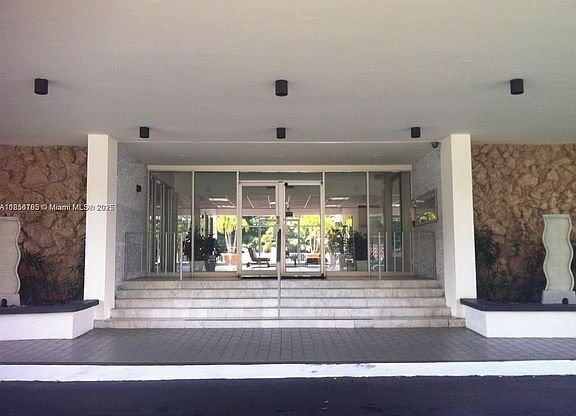 401 Golden Isles Dr