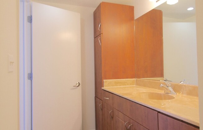 2 beds, 2 baths, 1,299 sqft, $3,200, Unit Unit 1001