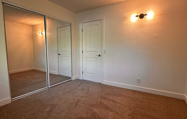 1 bed, 1 bath, 437 sqft, $995, Unit F