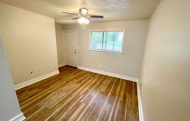 NEWLY RENOVATED! 2 Bed, 1 Bath Available for Rent in Brandon!