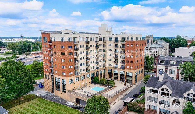 715 N Church St Unit 212