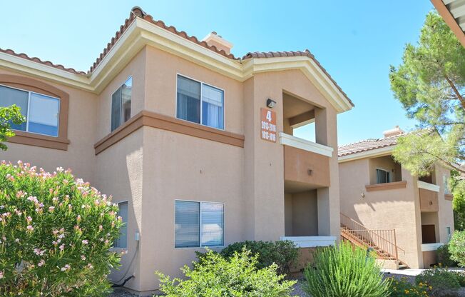 SE!!! Gated!! 2 Bedroom 1st Floor with Balcony!! Community Pool, Spa, Clubhouse!!! Fitness Room!! No Carpet!!