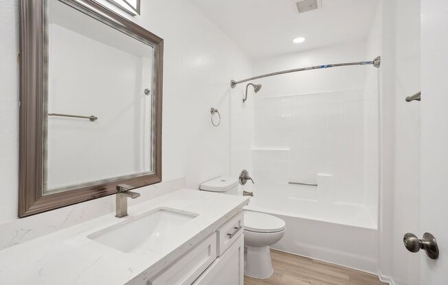 1 bed, 1 bath, 700 sqft, $1,748, Unit 114