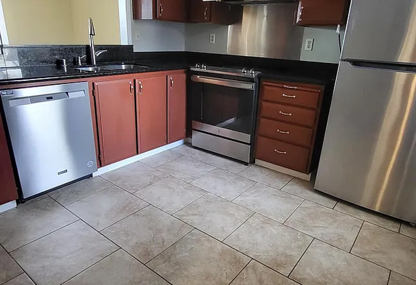 COMING SOON-Fully remodeled Townhouse 3 Bed 2.5 bath, with Hardwood Floors throughout