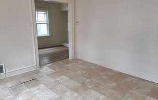 2 beds, 1 bath, $850, Unit Lower