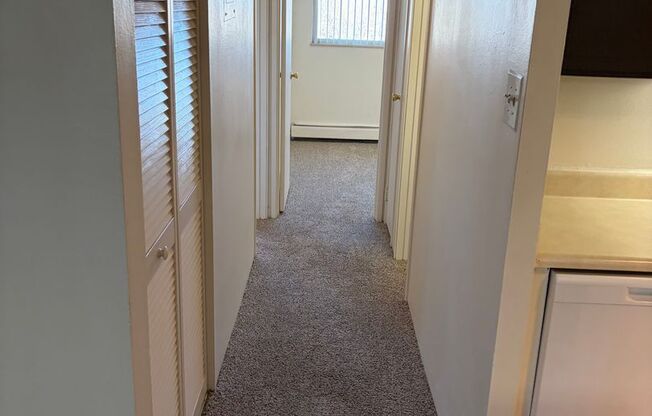 2 beds, 2 baths, 805 sqft, $1,525, Unit B-315