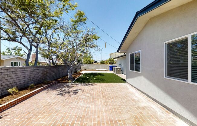 4 beds, 2 baths, $7,000, Unit 5062 55th St.