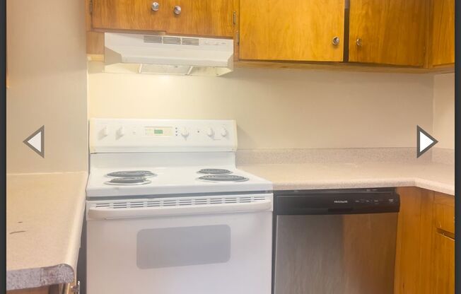 Bright 2 bed corner unit