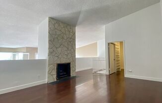 2332 Fox Hills Dr
