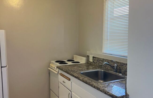 Woodbridge Village Apartments - 1900 N. MARIANNA AVE.