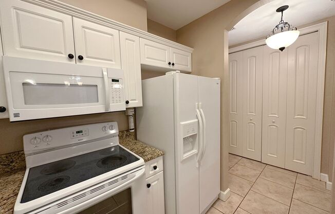 2 beds, 2 baths, $2,100, Unit Apt 214