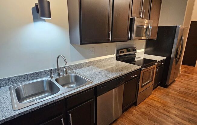 1 bed, 1 bath, 744 sqft, $1,275, Unit W263