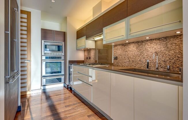 1 bed, 1.5 baths, $7,395