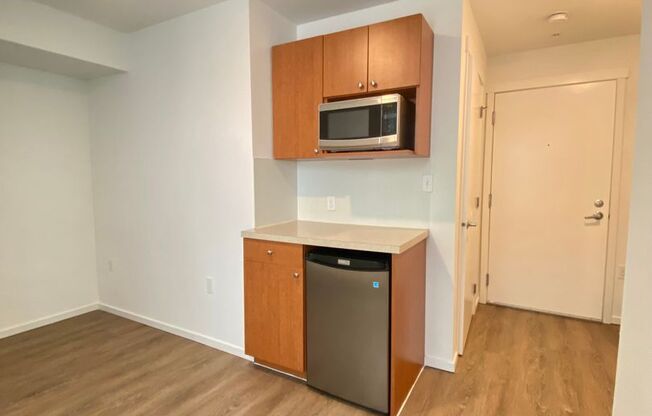Studio, 1 bath, 180 sqft, $1,149, Unit 3206