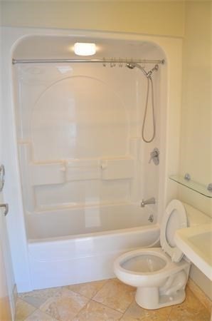 1 bed, 1 bath, 538 sqft, $2,935, Unit 6D