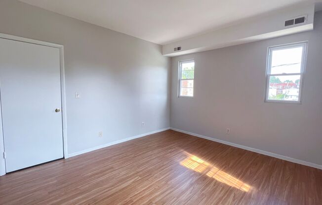 2 beds, 1 bath, $1,430, Unit 3