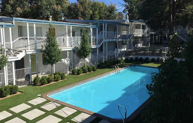 Catalina Apartments