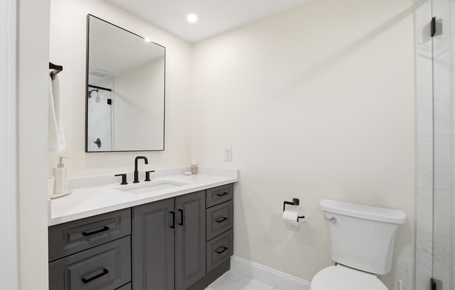 2 beds, 1 bath, 905 sqft, $6,600, Unit 801