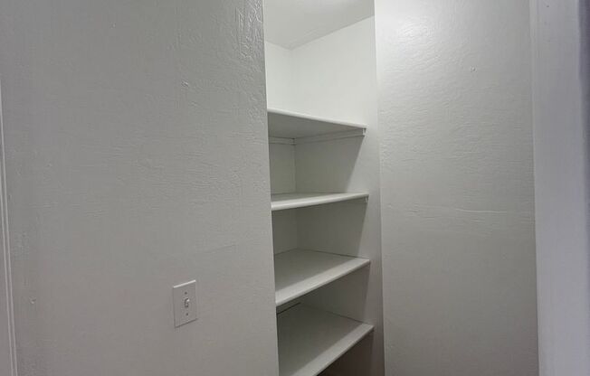 1 bed, 1 bath, 636 sqft, $1,695, Unit 127