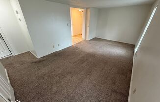 2 beds, 1 bath, $995, Unit #D