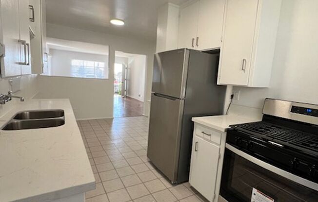 2 beds, 1 bath, 1,400 sqft, $2,650