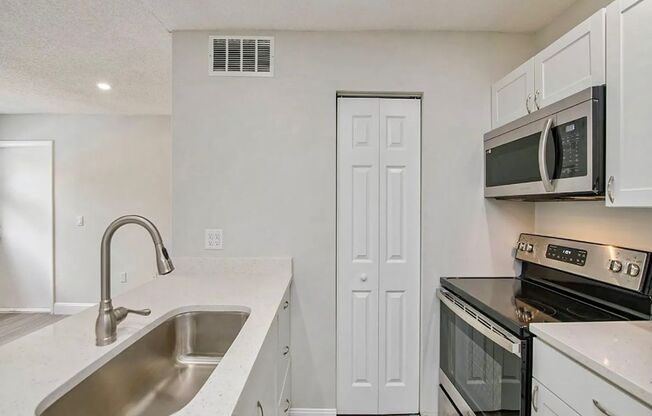 1 bed, 1 bath, 643 sqft, $1,395