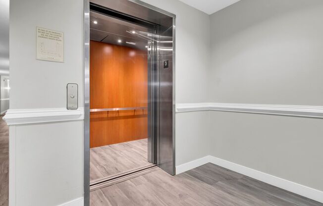 Studio, 1 bath, 329 sqft, $1,000, Unit 345