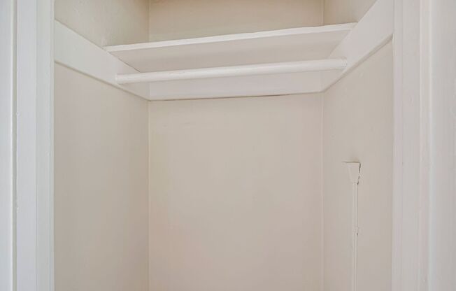 Studio, 1 bath, 350 sqft, $2,495, Unit 6