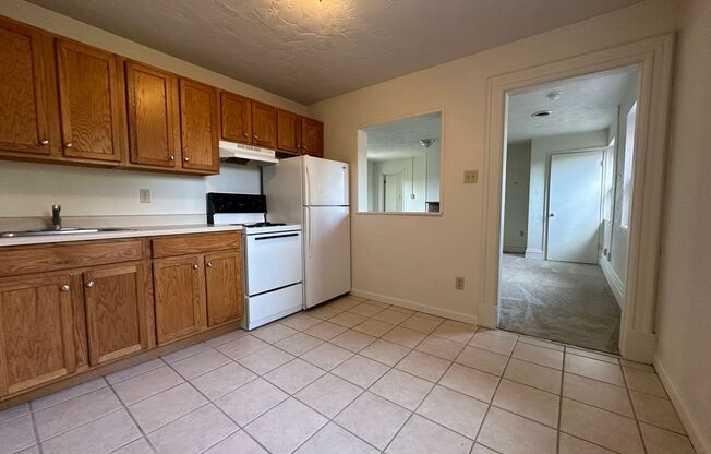 1 bed, 1 bath, $975, Unit 4